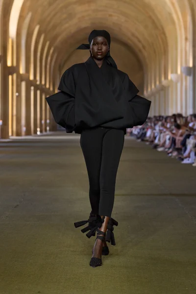 Look 13